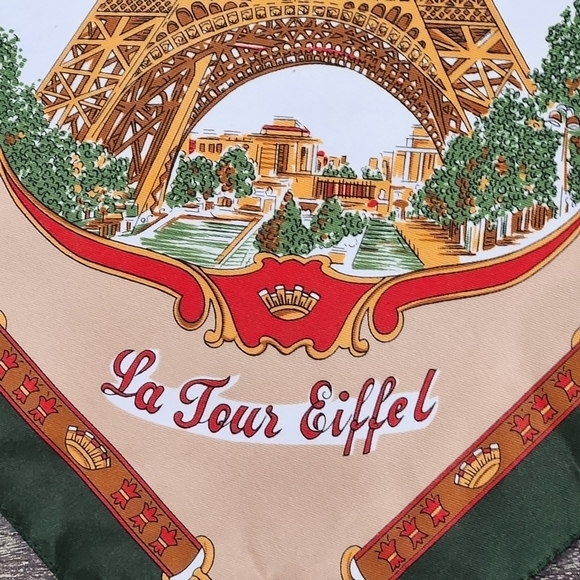 VINTAGE SOUVENIR DE PARIS ICONIC PLACES MADE IN ITALY SCARF - Picture 2 of 9